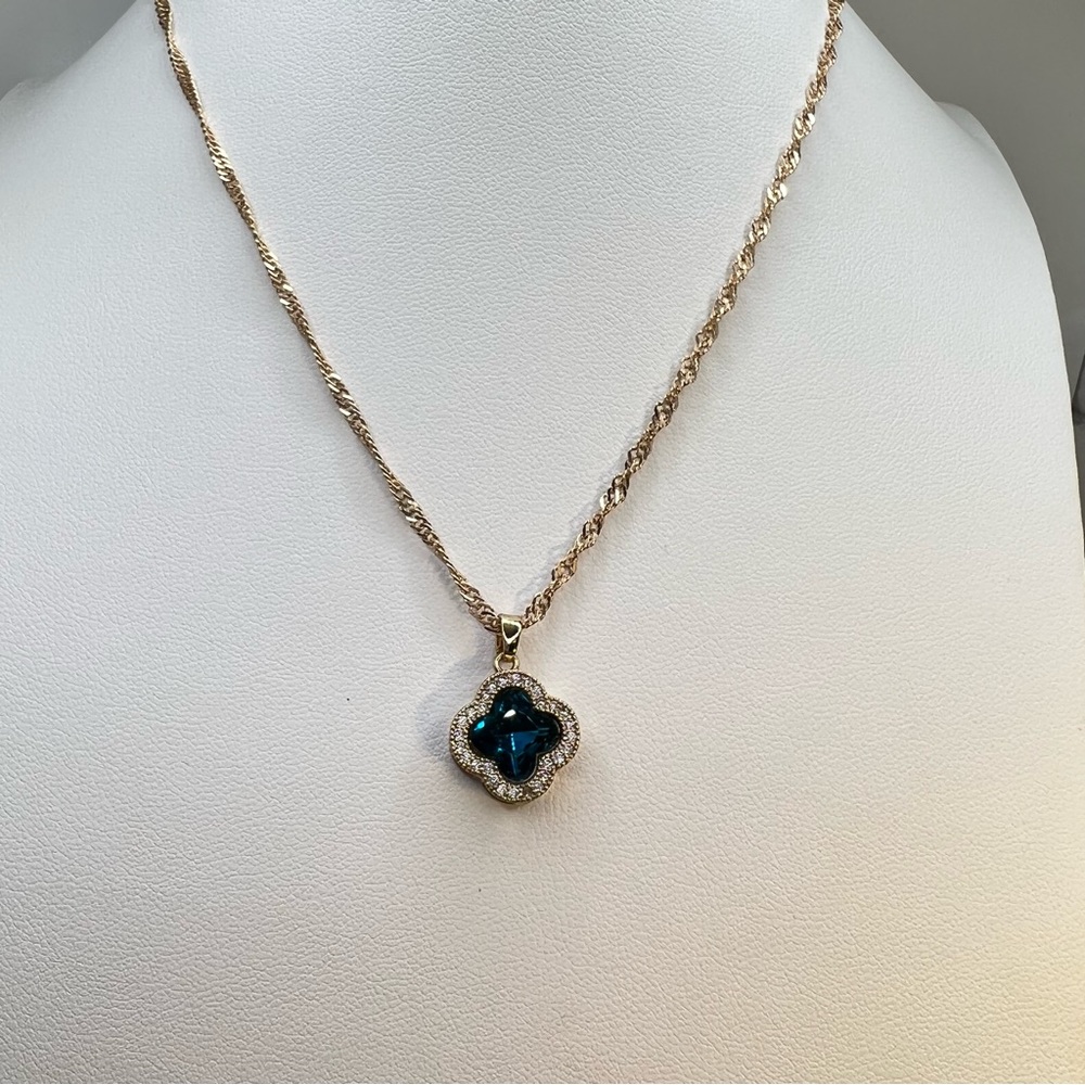Gold Royal Blue Diamond Clover Pendant Necklace